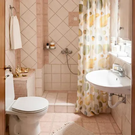 Ваканционна къща Hara's House-nei Неи Порои